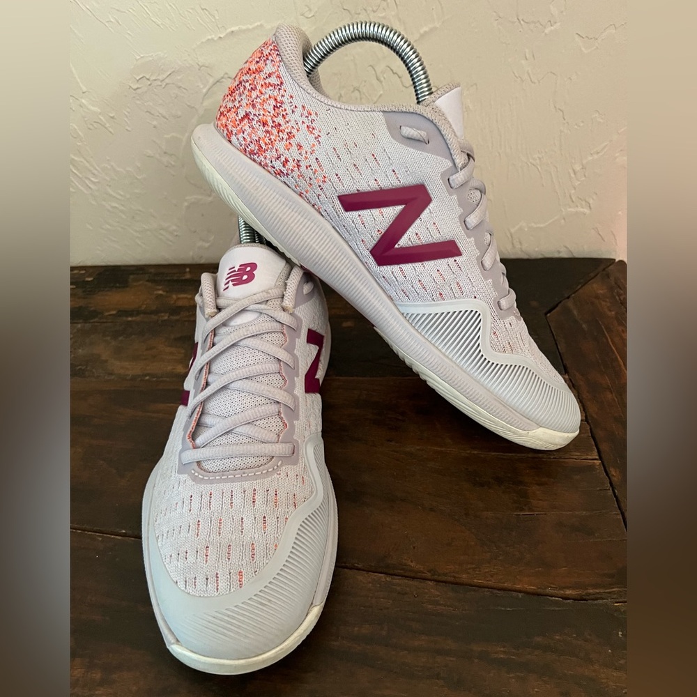 New Balance 996 v 4 Tennis Shoes Women’s Size 9